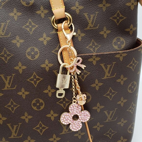 100% Auth Louis Vuitton Lock & Key with unbranded Bagcharm, Keycharm, Keychain - Picture 1 of 9